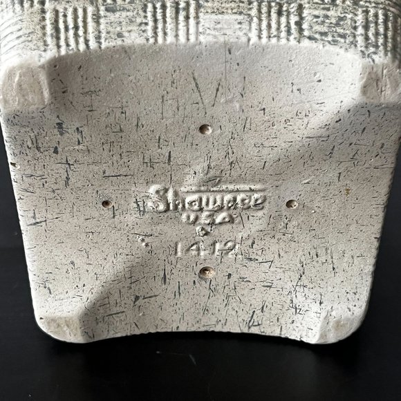 Vintage Shawnee Pottery Basketweave Planter // "Elegance" Line // Silver Speckle - Picture 5 of 6